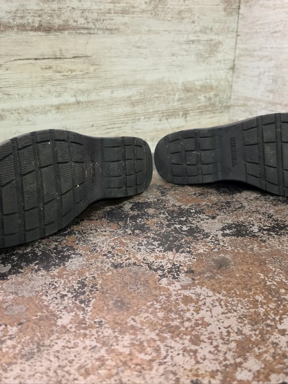 Merrell small signs
